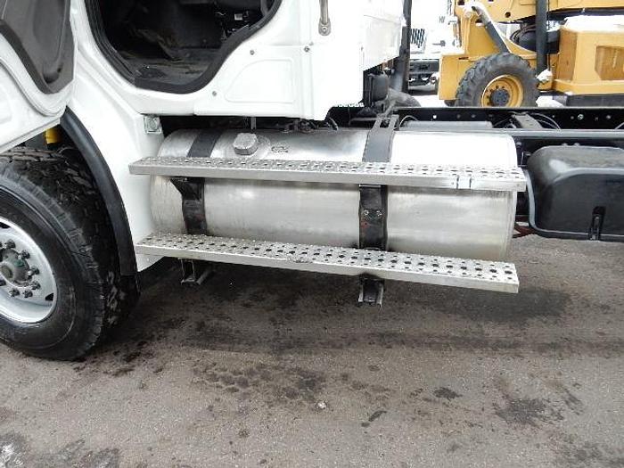 Used 2009 Freightliner M2-112V