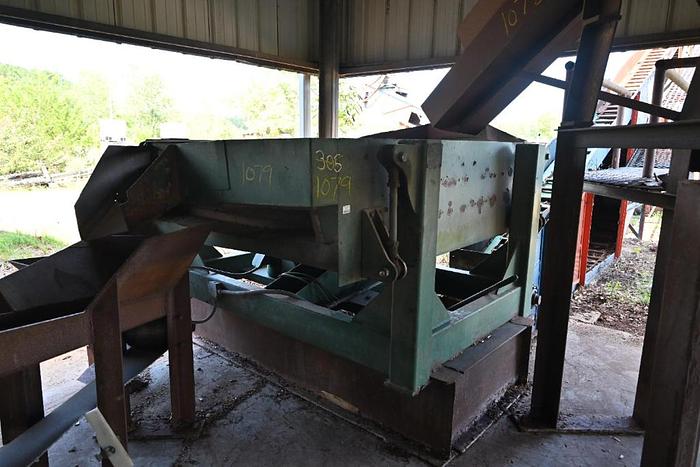 Used BUSH 6 x 6 Chip Screen