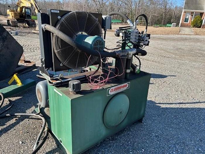 Used Cleereman Extented Cab witrh Cleereman Carrage Controls , Hydraulic Unit andd Log Turner