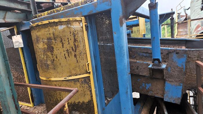 Used Acrowood 8 x 12 Dual Drive Suspended High Volume Chip Screen (Sale Pending)