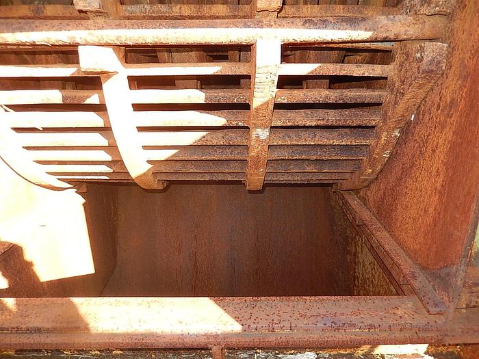 Used FULGHUM Wood & Bark Hog