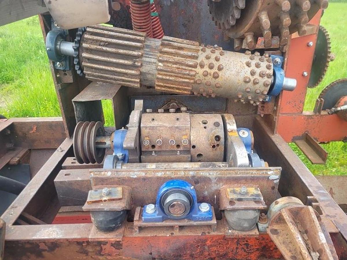 Used Morbark C-24 Post and Pole Peeler