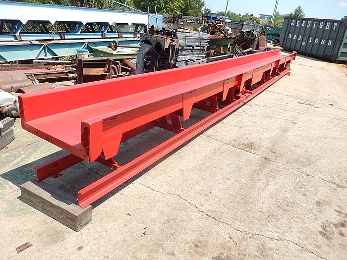 Used 31′ x 24″ Mellott Vibrating Converyor
