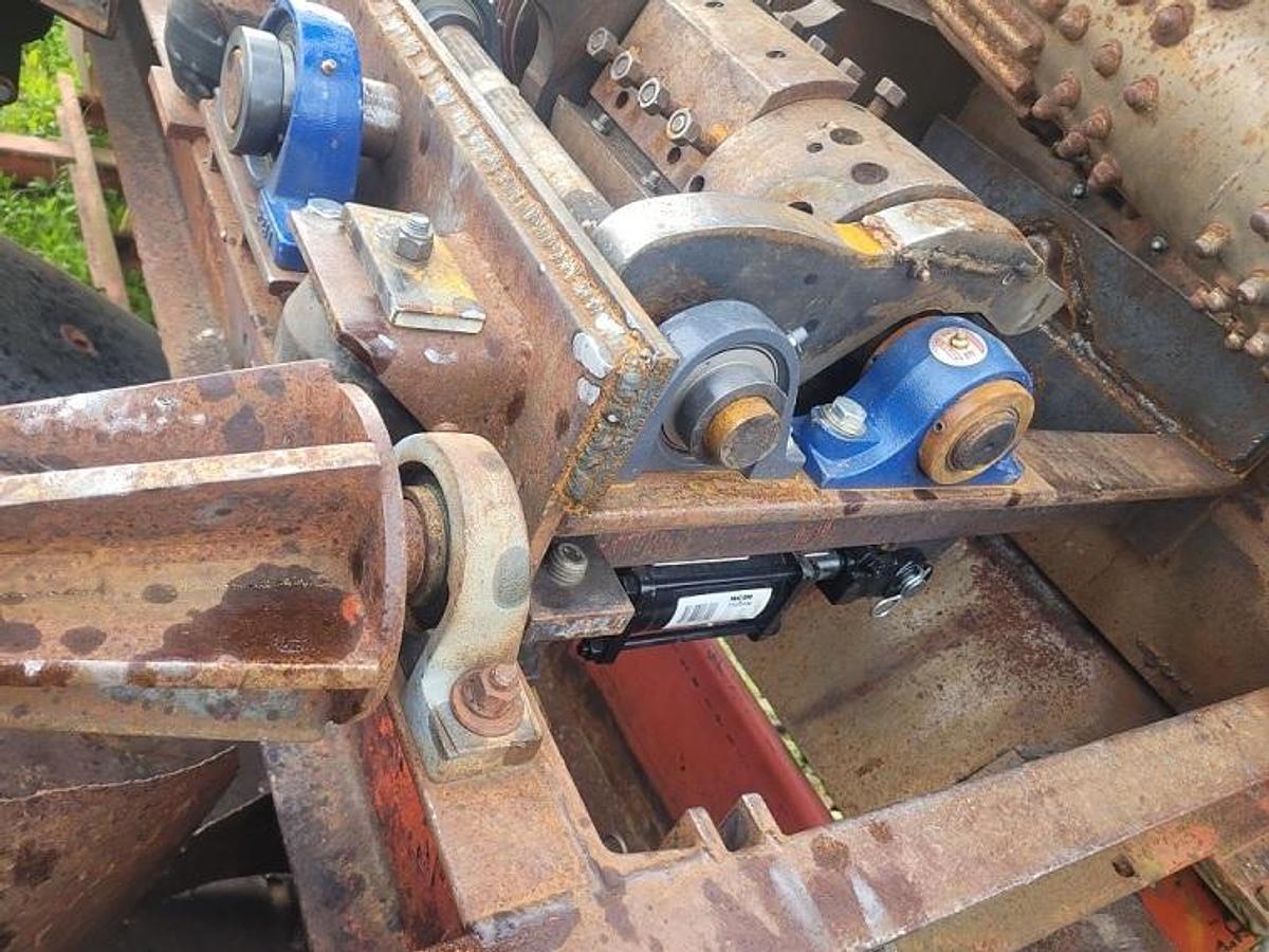 Used Morbark C-24 Post and Pole Peeler