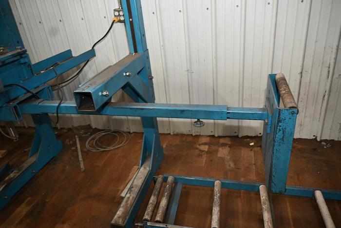 Used ARMSTRONG #81 Bandsaw Bench