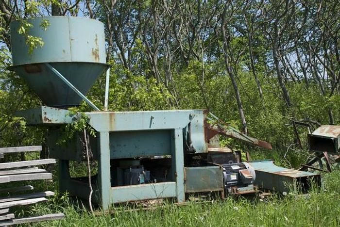 Used Sanborn Min-Max Sawmill