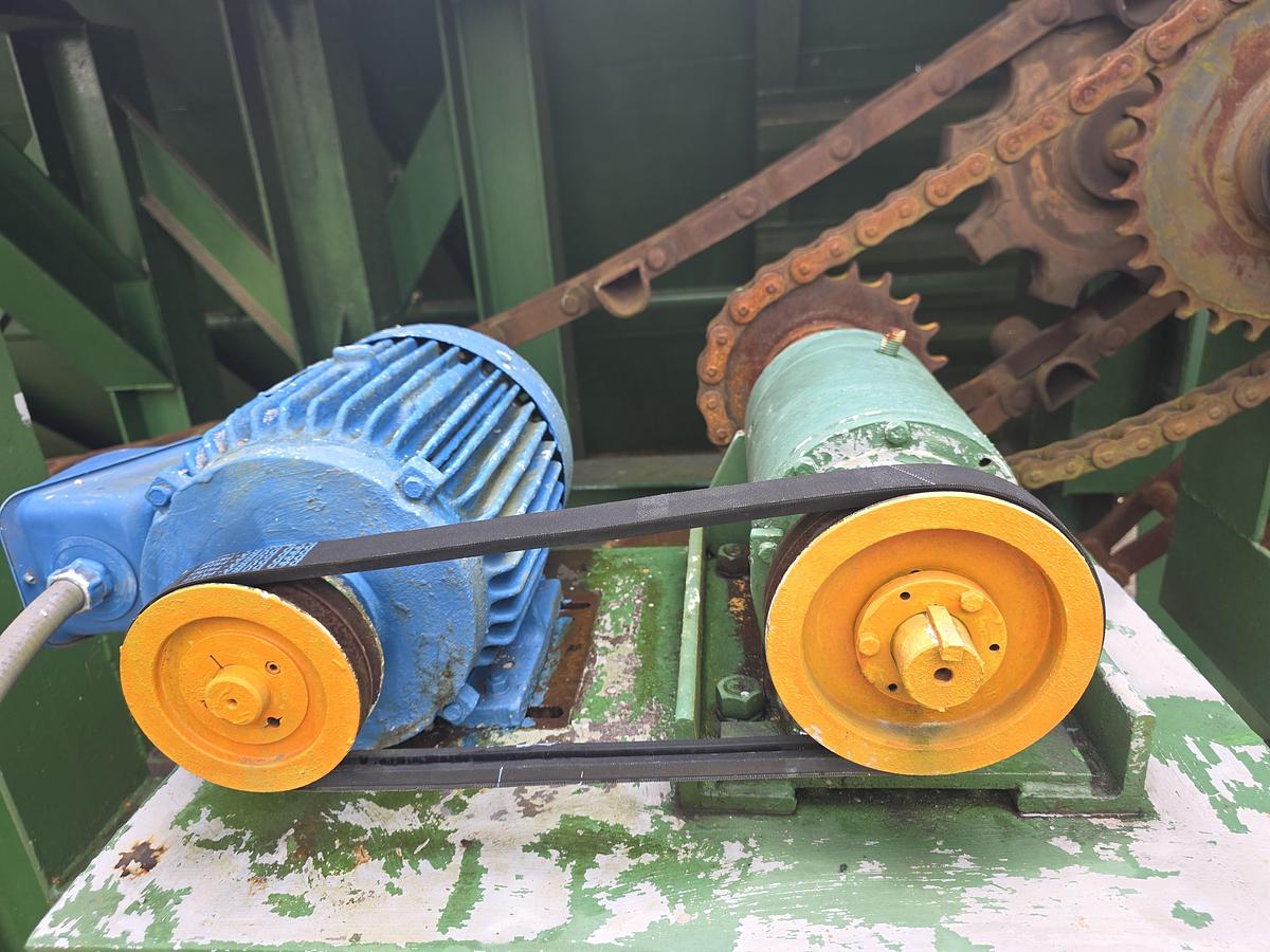 Used 22' Endwise Log Conveyor with "pinball" Kicker