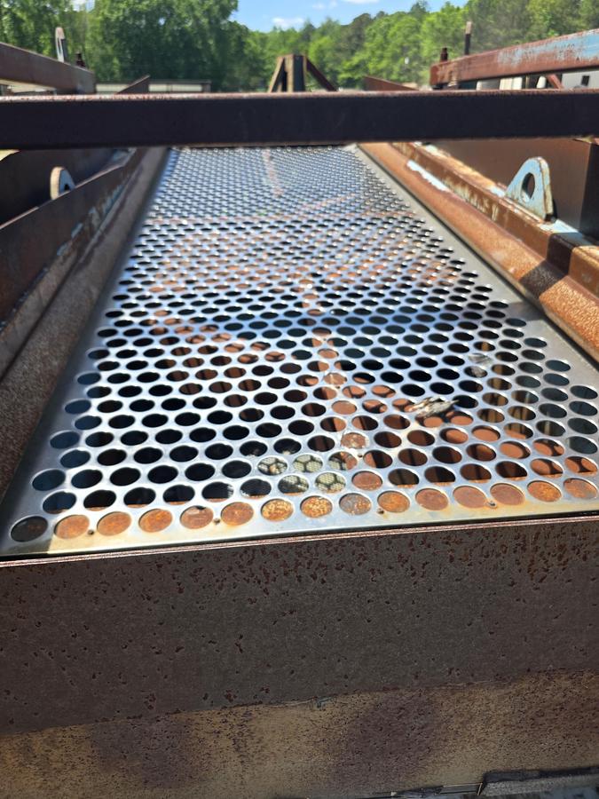 Used BM&M 4 x 10 Chip Screen