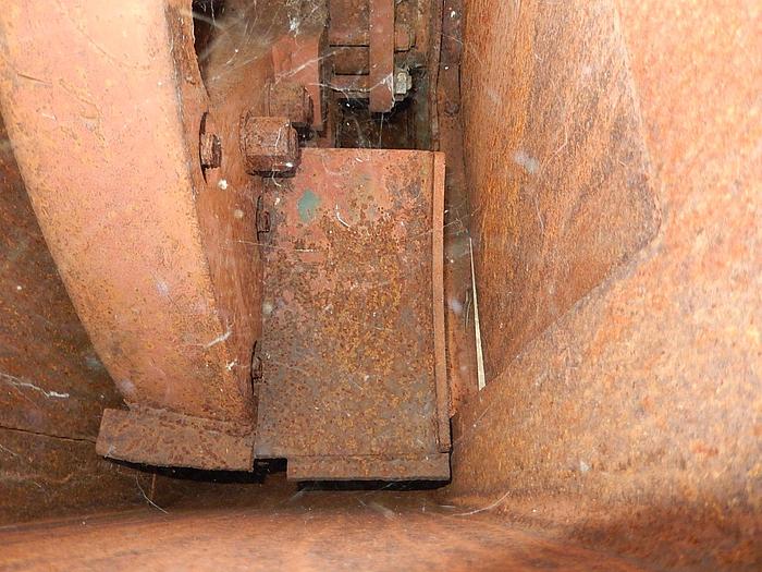 Used BUSH 48" Re-Chipper