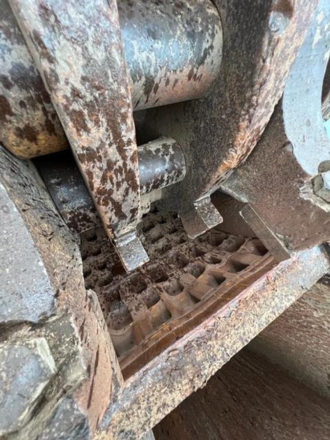 Used WEST SALEM Stationary Pallet Grinding System