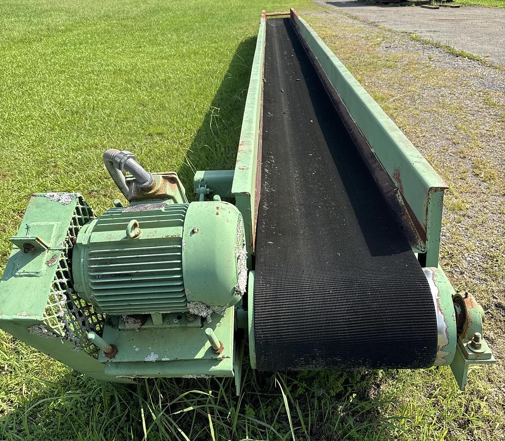 Used Belted Outfeed Conveyor with Magnetic Roll, 5 HP, @230?460V, 3 Phase