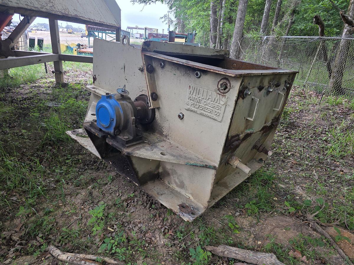 Used WILLIAMS 40 KS Top Feed Swing Hammer Hog