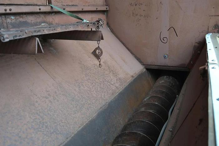 Used Receiving Bin / Metering Big