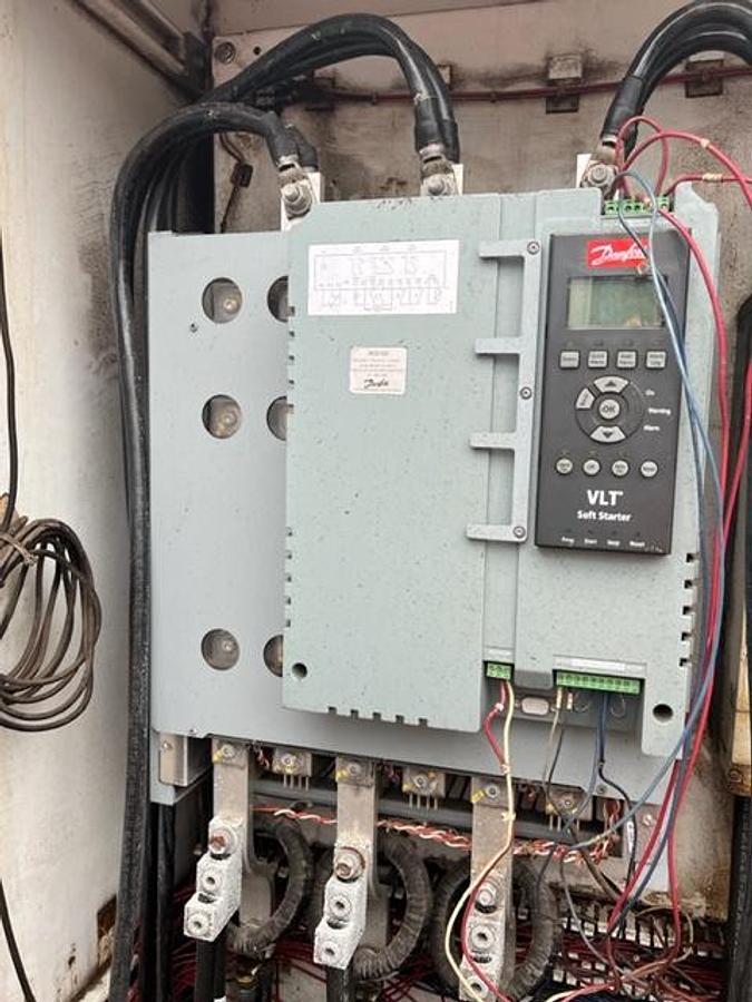 Used WEST SALEM Stationary Pallet Grinding System