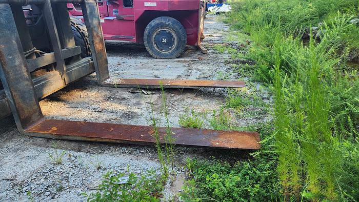 Used TAYLOR 30,000 LB Cap Forklift