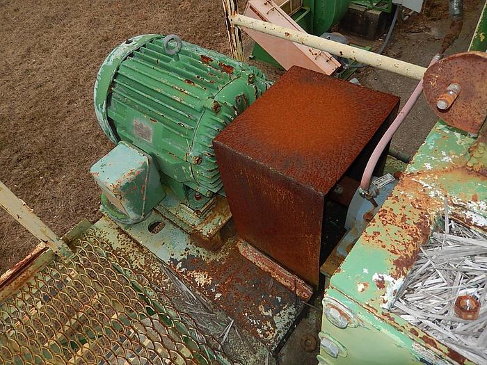 Used JEFFREY 30 WB Wood and Bark Hog