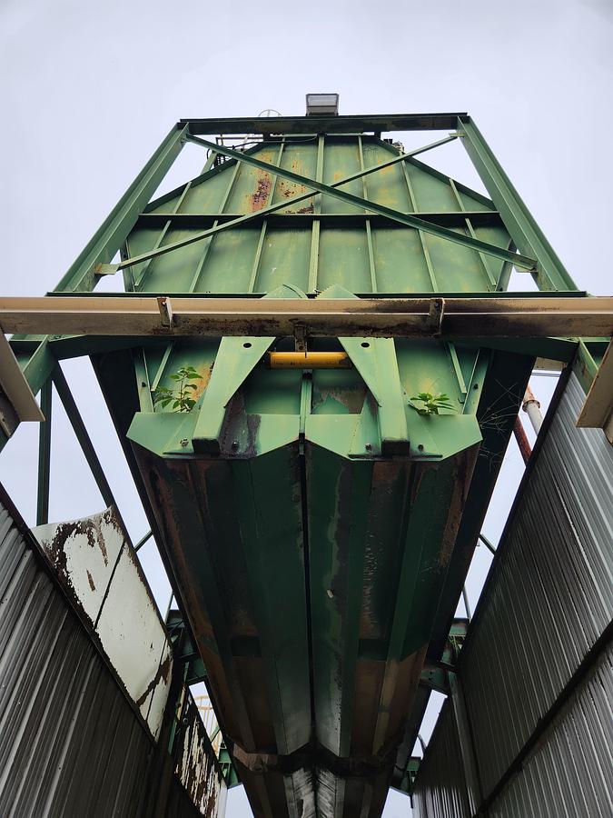 Used 42 Unit Peerless Bin