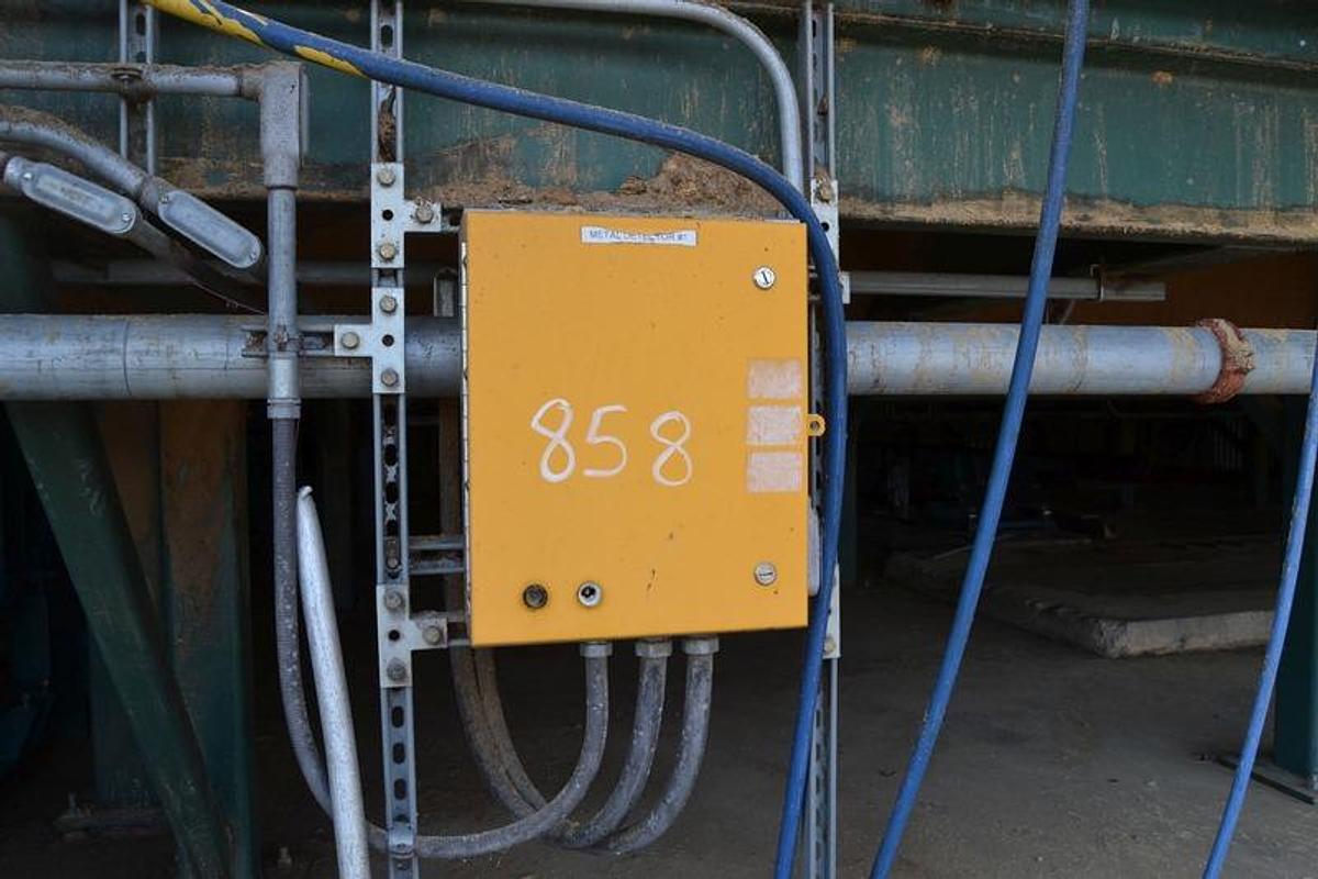 Used ACTION 45' x 30" Balanced Vibrating Conveyor