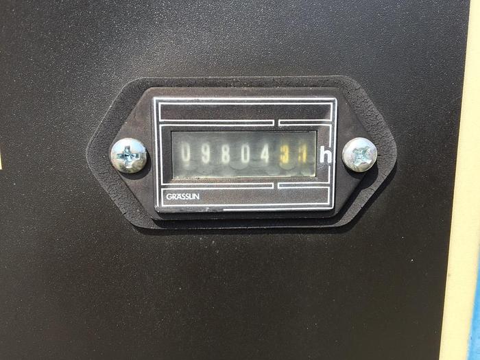 Used 30 HP QUINCY Screw Type Air Compressor