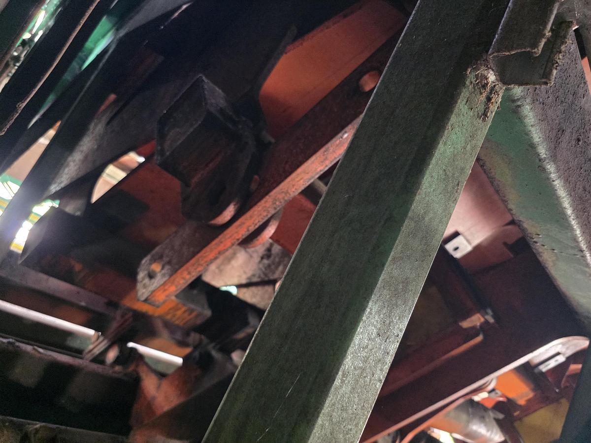 Used 2018 COMACT Wave Feeder 20' capacity