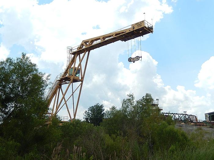 Used Fulghum Log Crane