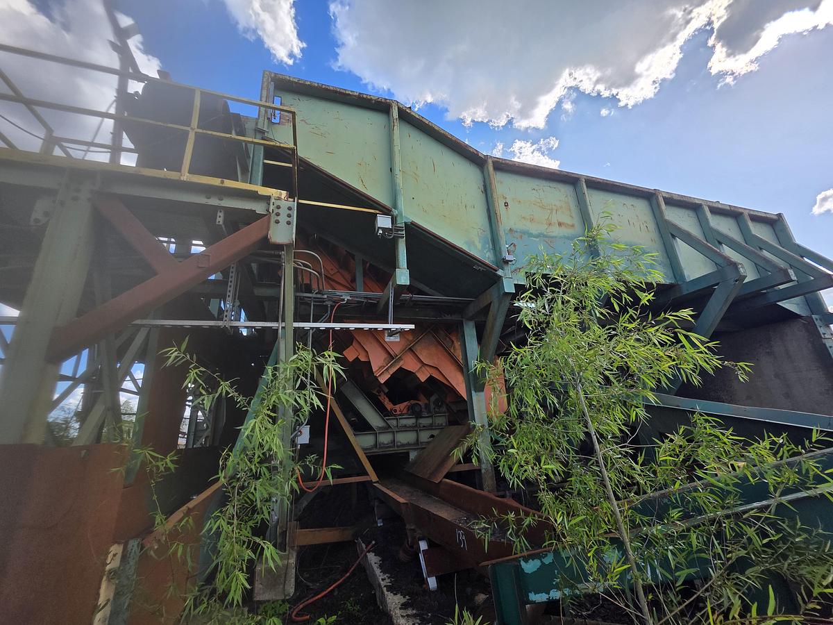 Used Linden Step Feeder - 20' capacity