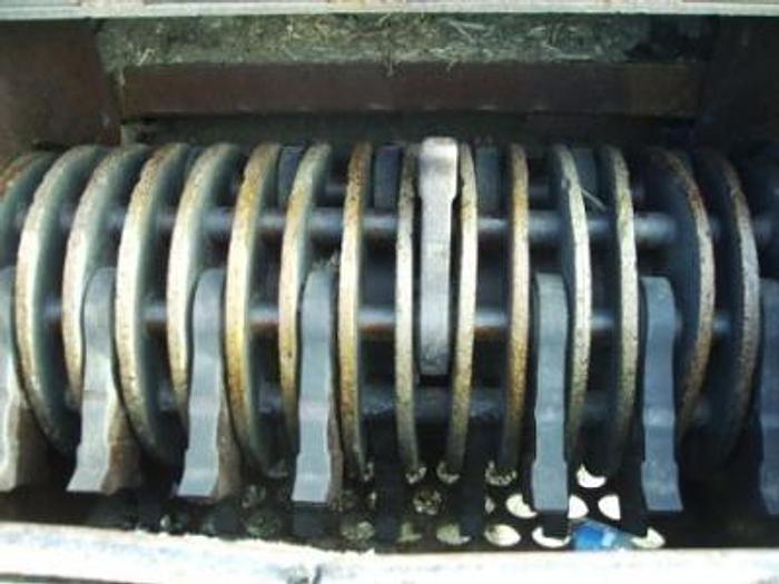 Used AMERICAN Wood & Bark Hog