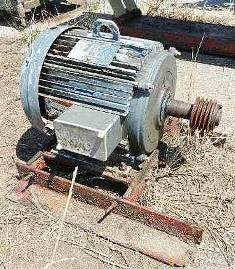 Used MELLOTT 30′ VIBRATING CONVEYOR