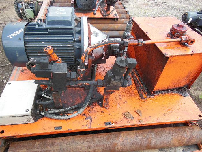 Used 9′ X 5′ SCISSOR LIFT 8000 LB CAP