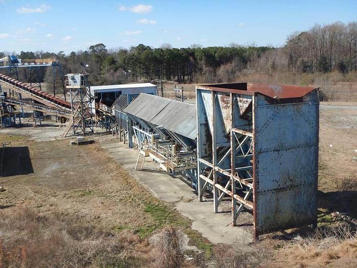 Used FULGHUM 12 x 90 Drum Debarker