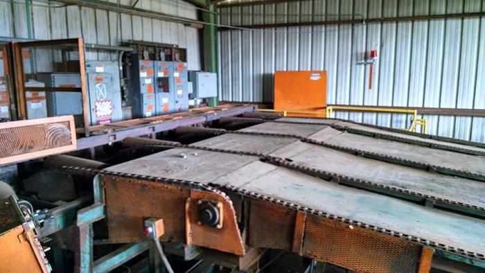 Used SALEM Pineapple Feed Table