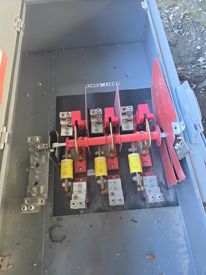 Used Square D 800 amp Main Disonnect