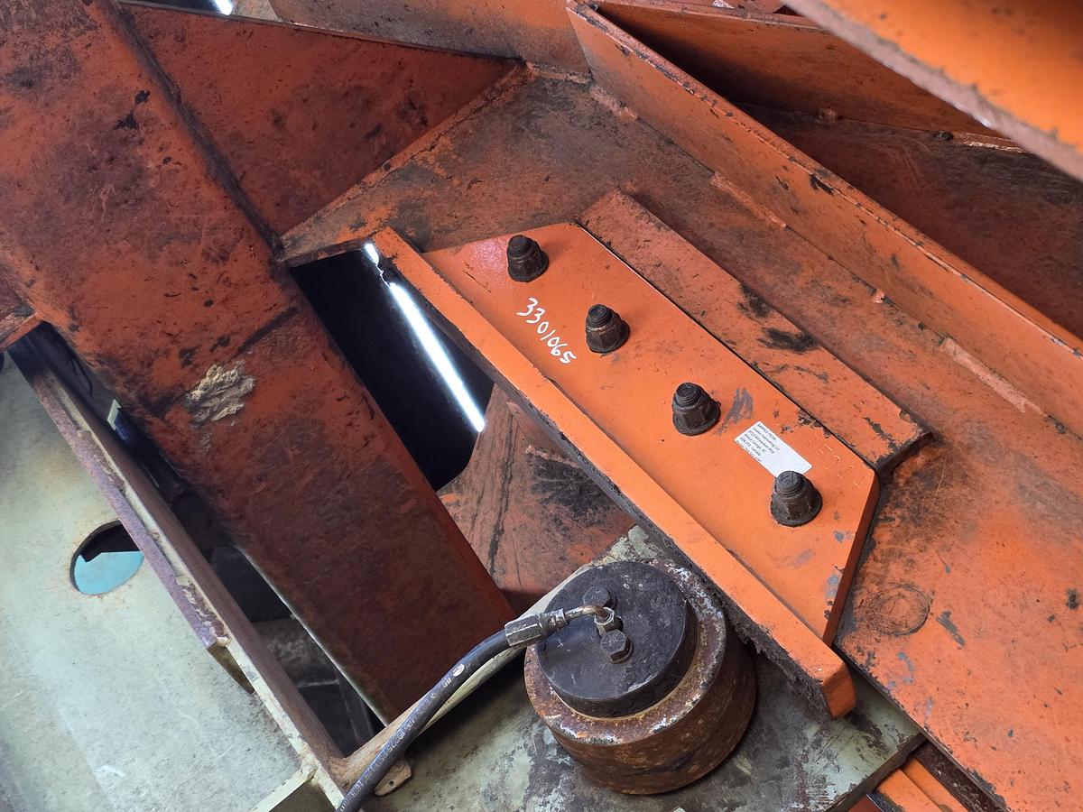 Used Linden Step Feeder - 20' capacity