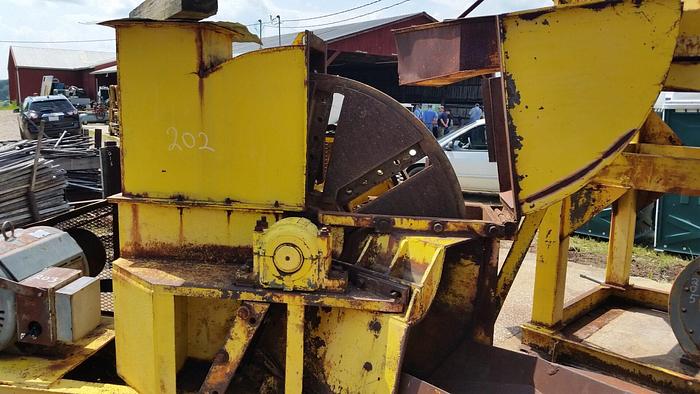 Used FULGHUM 60″ Chipper