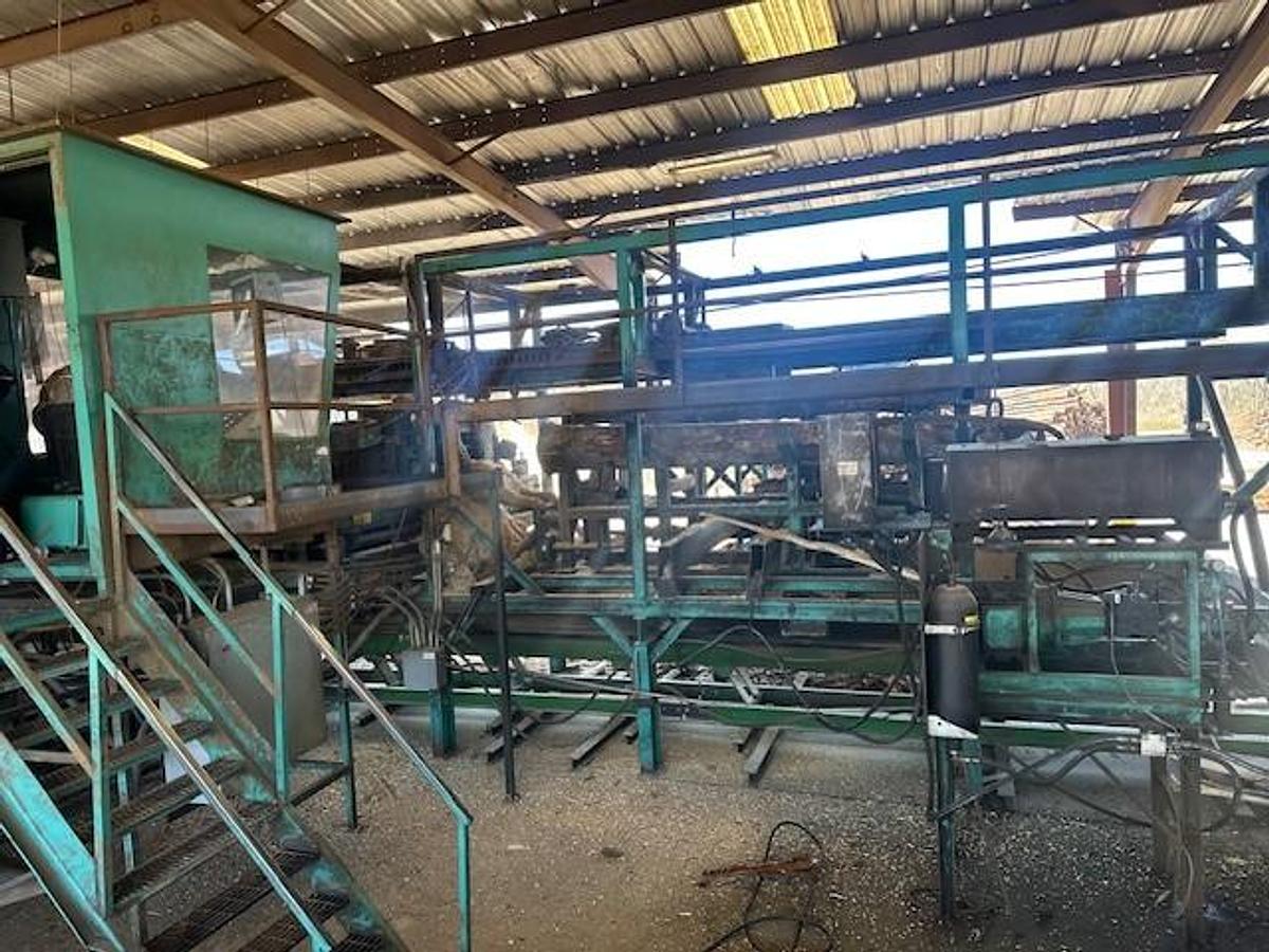 Used 2015 Helle Overhead Scragg mill Complete with all Components 