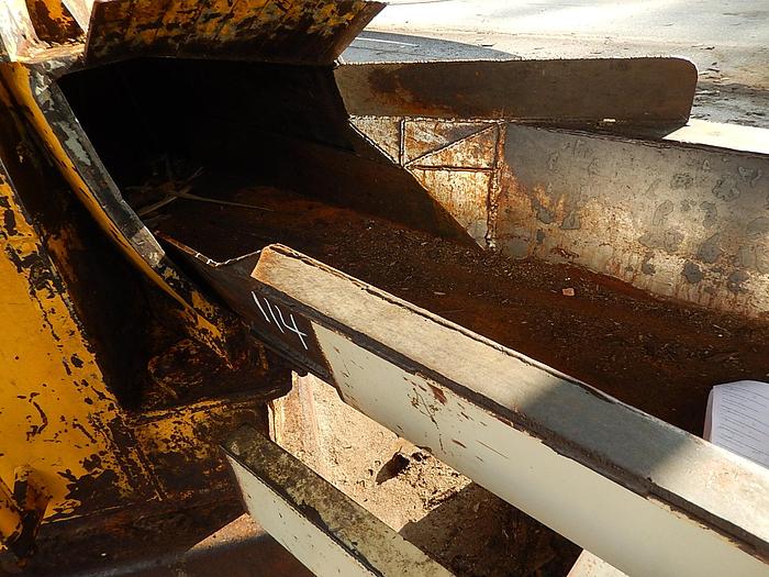 Used EDEM 64′ long x 24″ wide heavy duty vibrating conveyor