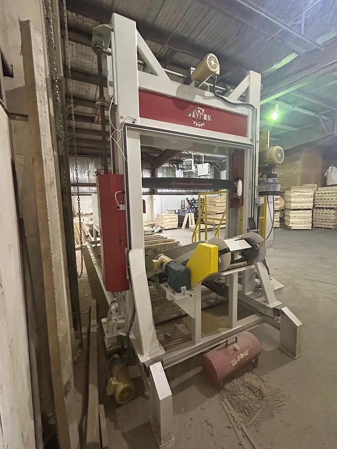 Used 2018, Akhurst Machinery Limited, it is a " New Waycon vertical travelling package saw