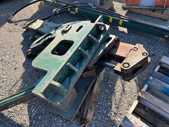 Used Cleereman Extented Cab witrh Cleereman Carrage Controls , Hydraulic Unit andd Log Turner