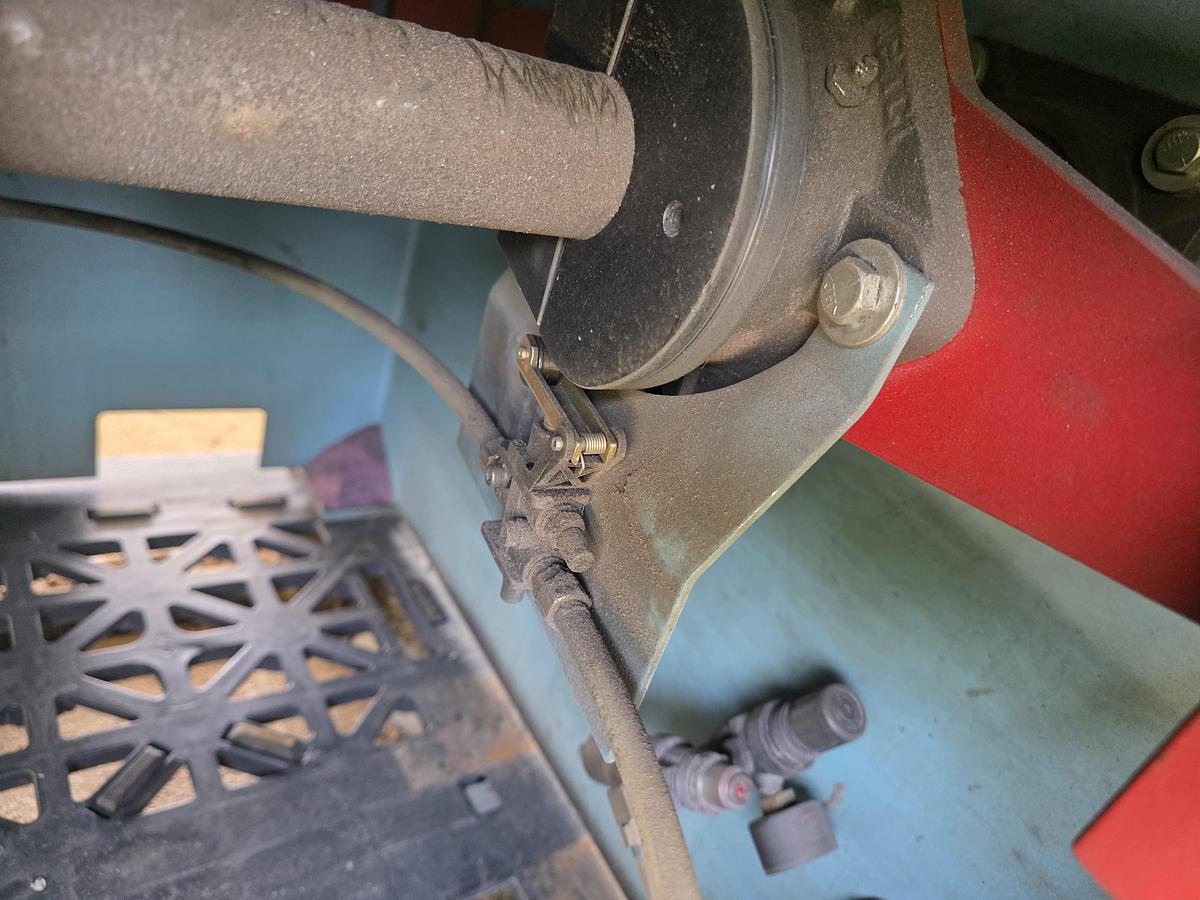Used ARMSTRONG #4 RH Bandsaw Sharpener