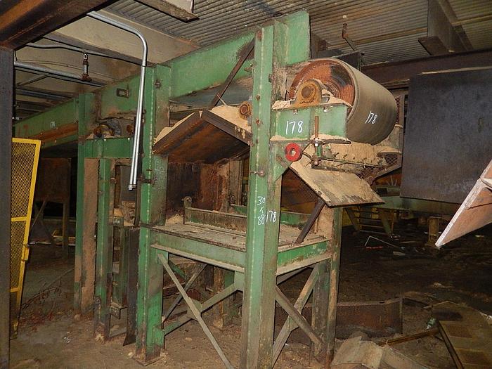 Used 88′ x 30″ Flat Belt Conveyor.