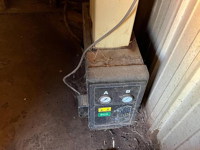 Used Ingersoll Rand Air Compressor with Dryer CBV221460 