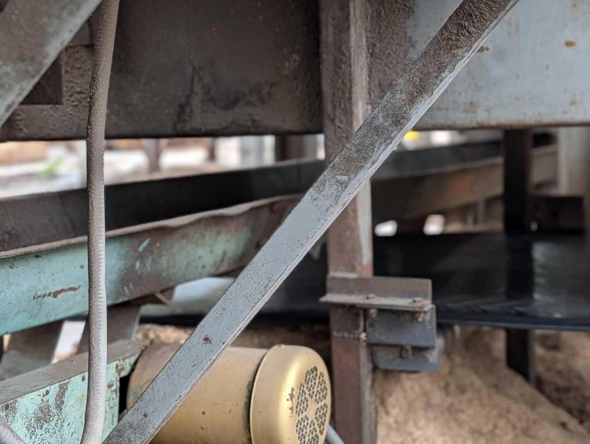 Used Webster Vibrating Conveyor