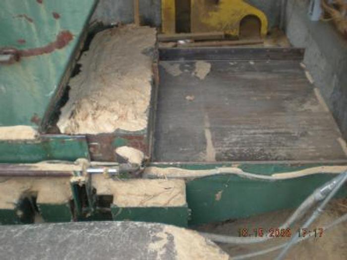 Used MONTGOMERY Hopper Style Grinder – low speed