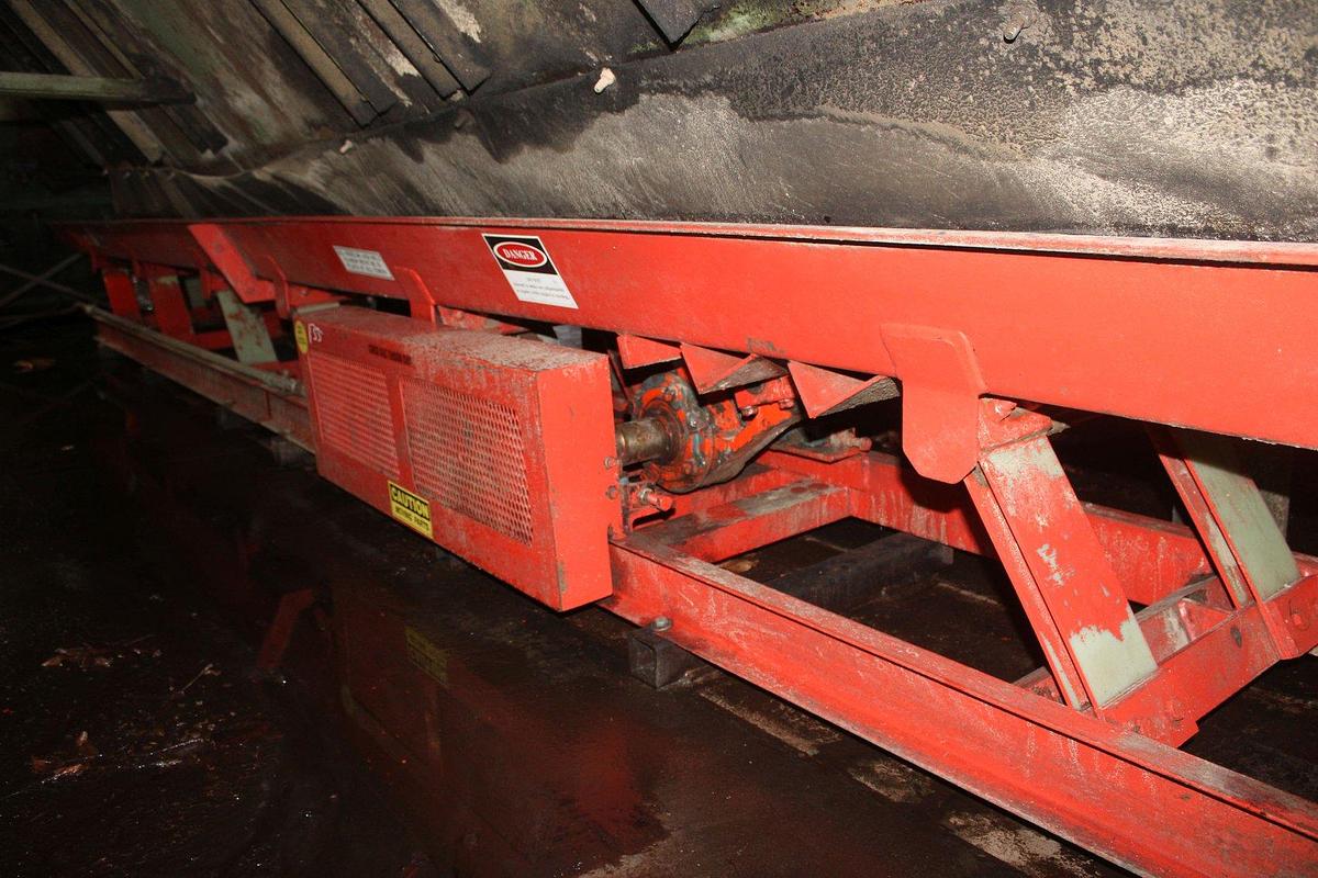 Used MORBARK Vibrating Conveyor 36' x 22"