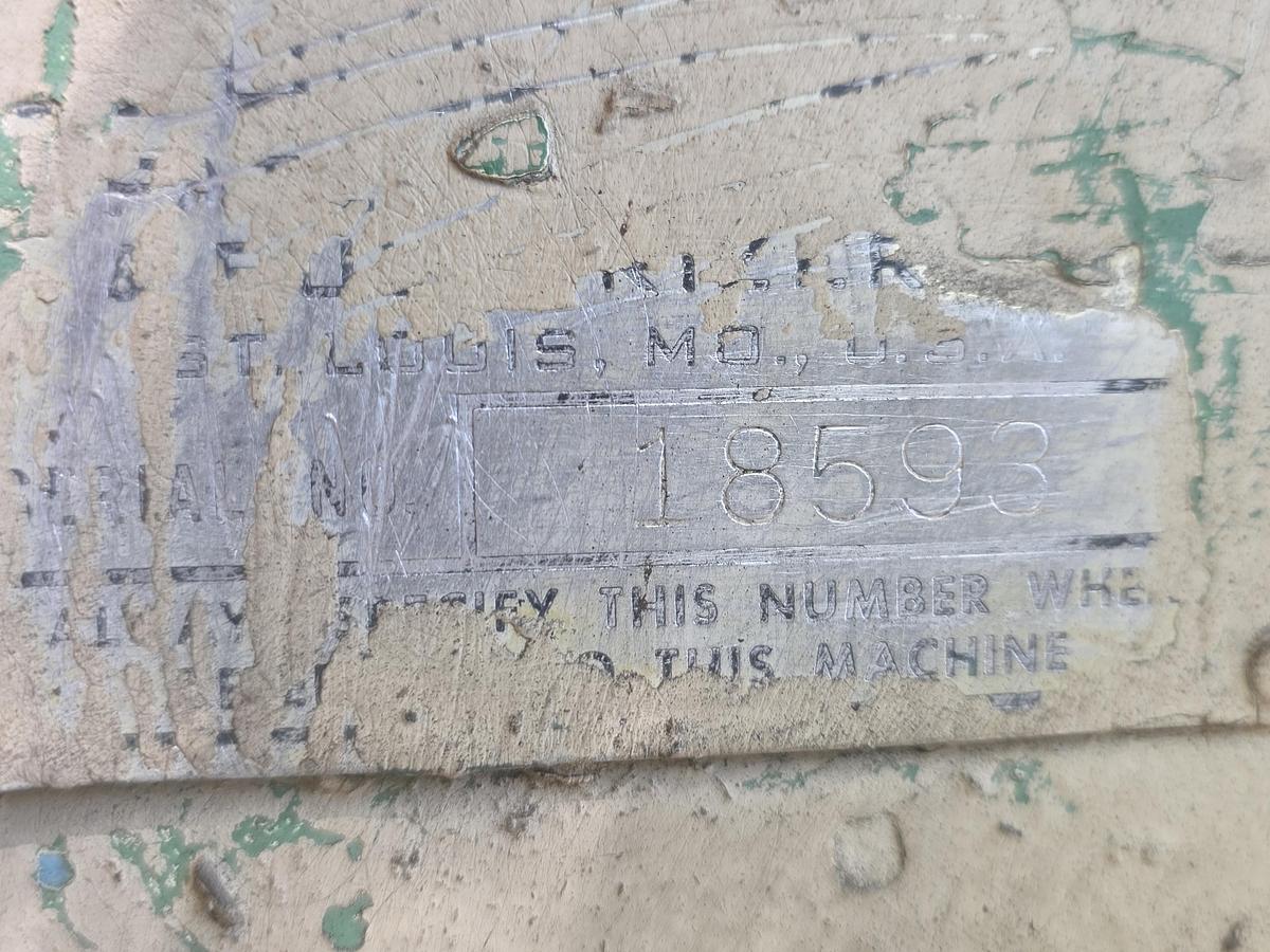 Used WILLIAMS 40 KS Top Feed Swing Hammer Hog