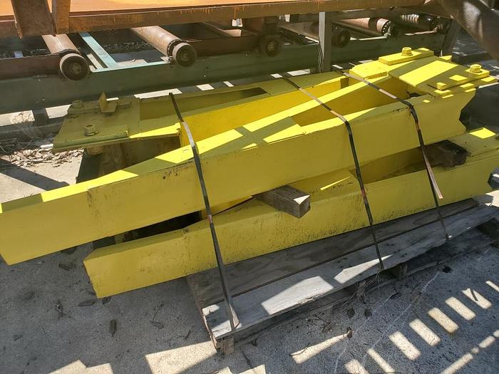 Used 4 Arm Tilthoist with package deck and stick collection belt