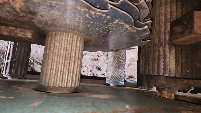 Used Salem 8 x 36 Guided Saw Top Arbor Gang