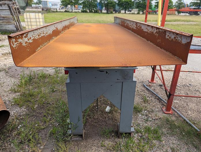 Used Cresswood Vibrating Conveyor Table 