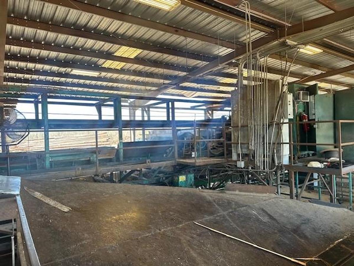 Used 2015 Helle Overhead Scragg mill Complete with all Components 