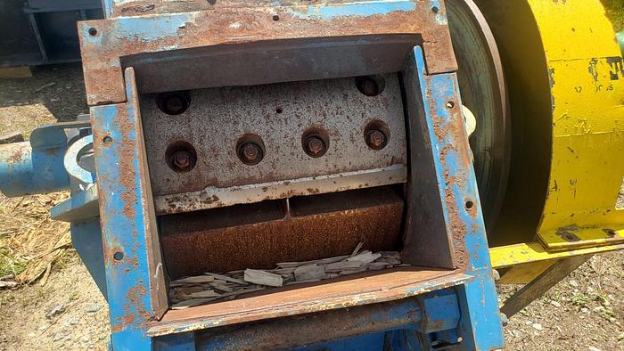 Used BRUKS Drum Chipper